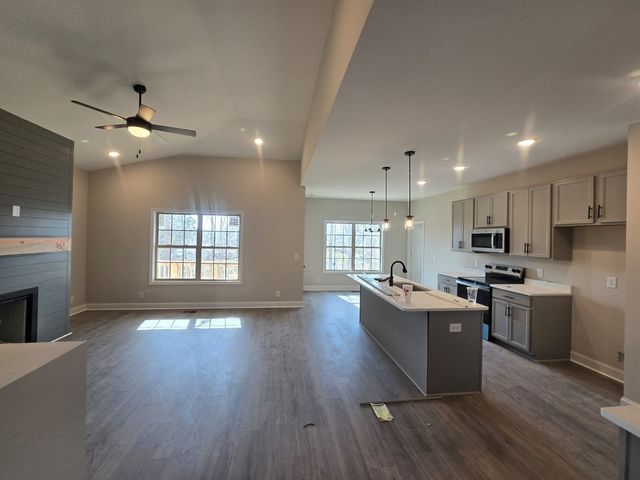 510 N Halifax Ct, Clarksville, TN 37040