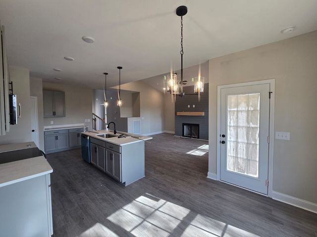 510 N Halifax Ct, Clarksville, TN 37040