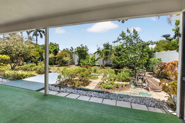 2305 SW 23rd Cranbrook Drive, Boynton Beach, FL 33436