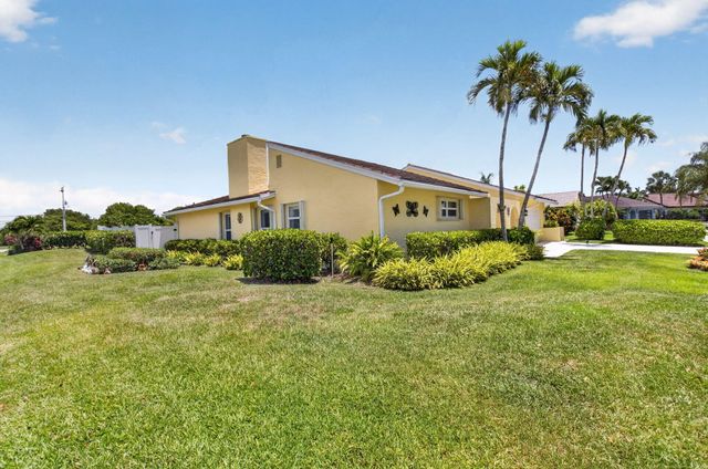 2305 SW 23rd Cranbrook Drive, Boynton Beach, FL 33436