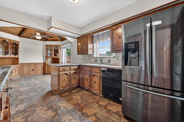 1000 Oxfordshire Drive, Carrollton, TX 75007