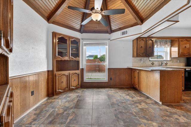 1000 Oxfordshire Drive, Carrollton, TX 75007