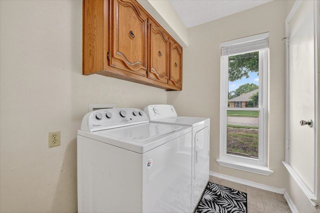 1000 Oxfordshire Drive, Carrollton, TX 75007