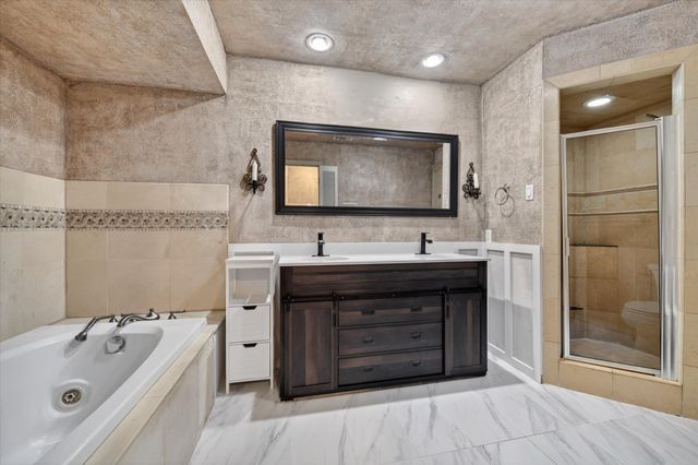 1000 Oxfordshire Drive, Carrollton, TX 75007