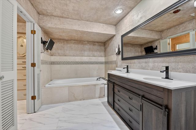 1000 Oxfordshire Drive, Carrollton, TX 75007