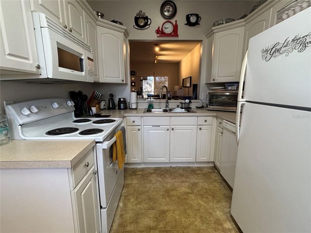 8838 CORAL PALMS COURT B, Kissimmee, FL 34747