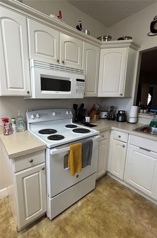 8838 CORAL PALMS COURT B, Kissimmee, FL 34747