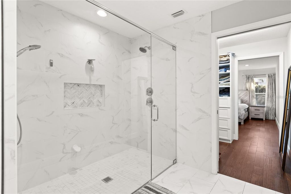 Image 16 of property listing at 608 BRIERCLIFF DRIVE, Orlando, FL 32806