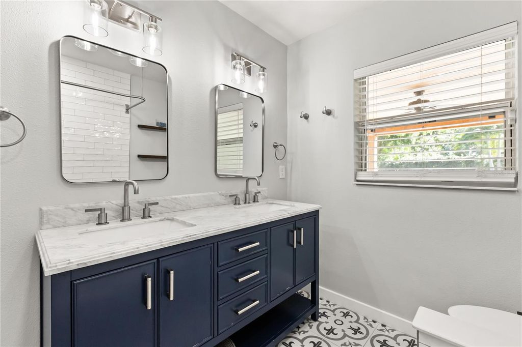 Image 18 of property listing at 608 BRIERCLIFF DRIVE, Orlando, FL 32806