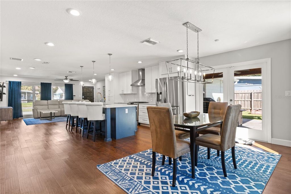 Image 4 of property listing at 608 BRIERCLIFF DRIVE, Orlando, FL 32806