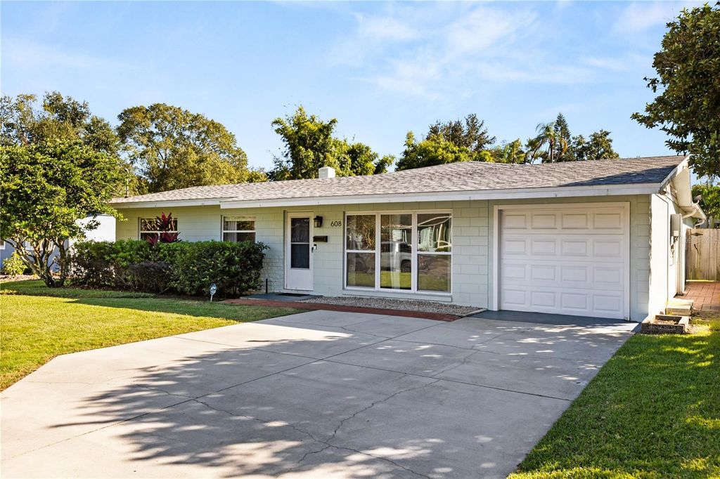 Image 31 of property listing at 608 BRIERCLIFF DRIVE, Orlando, FL 32806