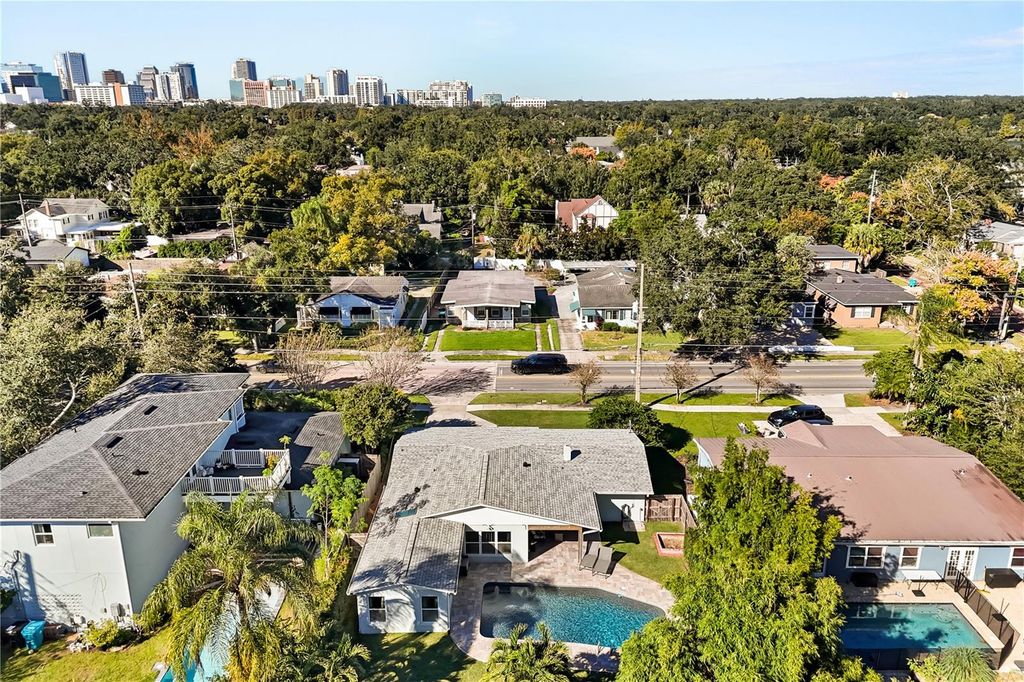 Image 40 of property listing at 608 BRIERCLIFF DRIVE, Orlando, FL 32806