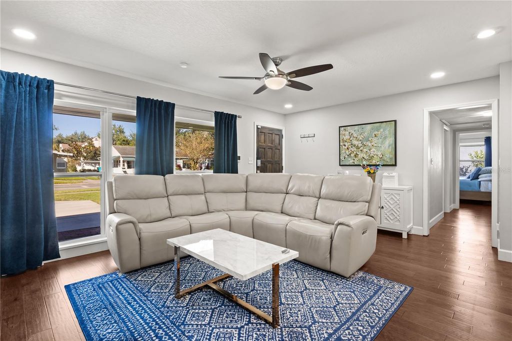 Image 5 of property listing at 608 BRIERCLIFF DRIVE, Orlando, FL 32806