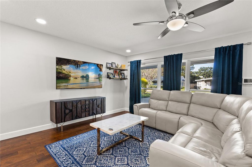 Image 6 of property listing at 608 BRIERCLIFF DRIVE, Orlando, FL 32806