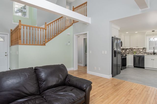 17 Trues Parkway, Sandown, NH 03873