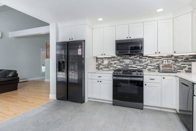 17 Trues Parkway, Sandown, NH 03873