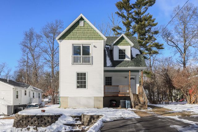 17 Trues Parkway, Sandown, NH 03873