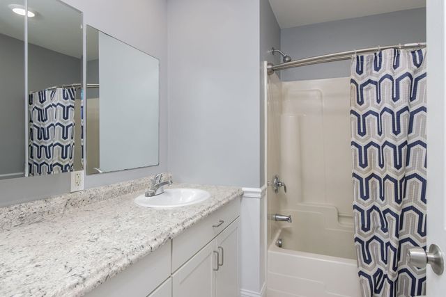 17 Trues Parkway, Sandown, NH 03873