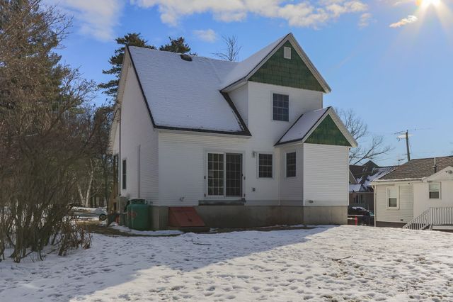 17 Trues Parkway, Sandown, NH 03873