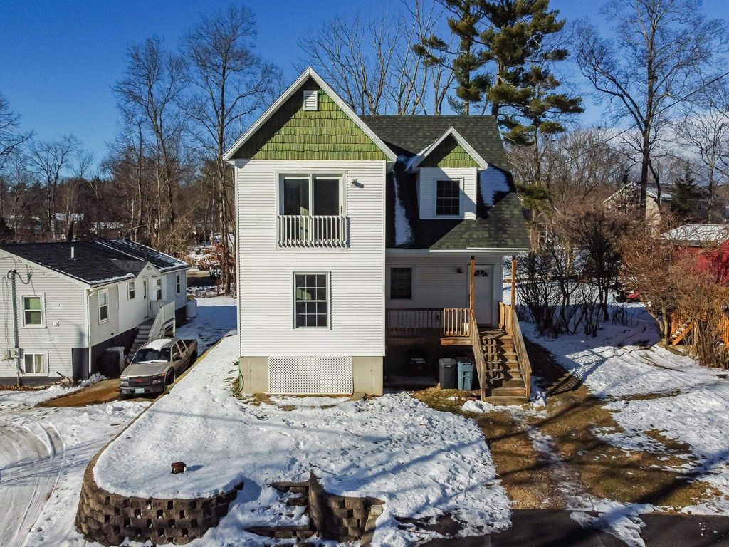 17 Trues Parkway, Sandown, NH 03873