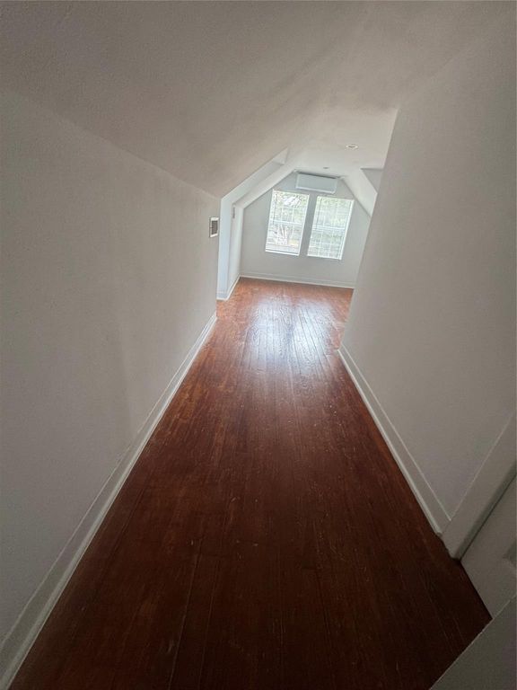 1803 Avenue P, Huntsville, TX 77340