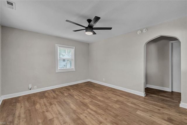 99 Dahlgren AVE, Portsmouth, VA 23702