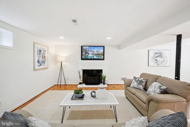 7035 CALAMO ST, Springfield, VA 22150