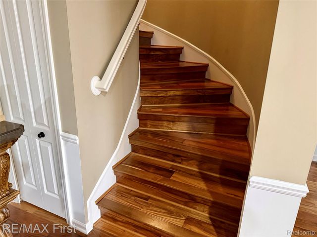 5998 Bella Vista Drive, West Bloomfield Charter Township, MI 48322