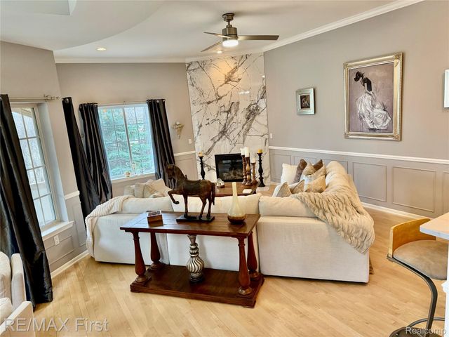 5998 Bella Vista Drive, West Bloomfield Charter Township, MI 48322