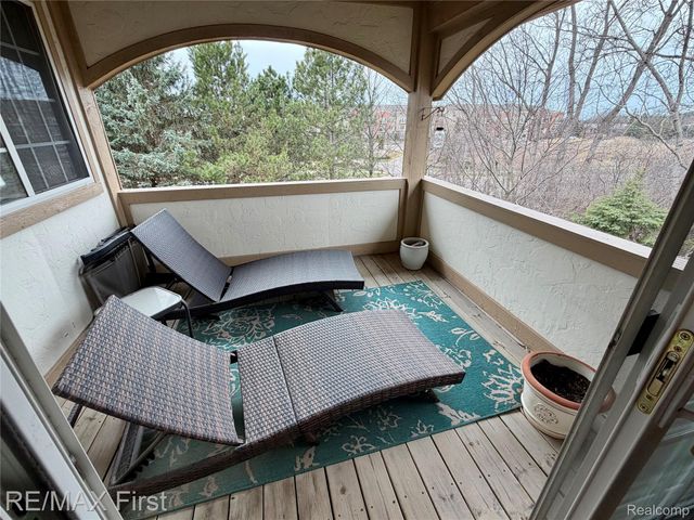 5998 Bella Vista Drive, West Bloomfield Charter Township, MI 48322