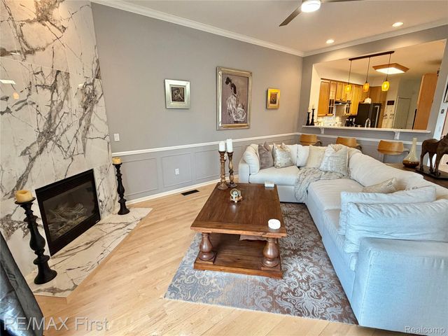 5998 Bella Vista Drive, West Bloomfield Charter Township, MI 48322