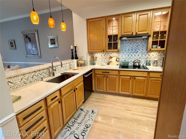 5998 Bella Vista Drive, West Bloomfield Charter Township, MI 48322