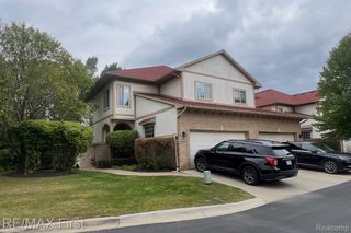 5998 Bella Vista Drive, West Bloomfield Charter Township, MI 48322