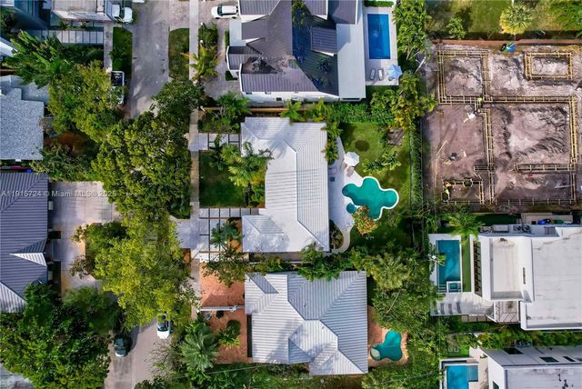 726 NE 17th Way, Fort Lauderdale, FL 33304