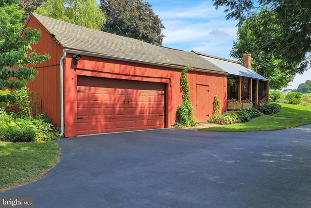 400 BAUMGARDNER RD, Willow Street, PA 17584