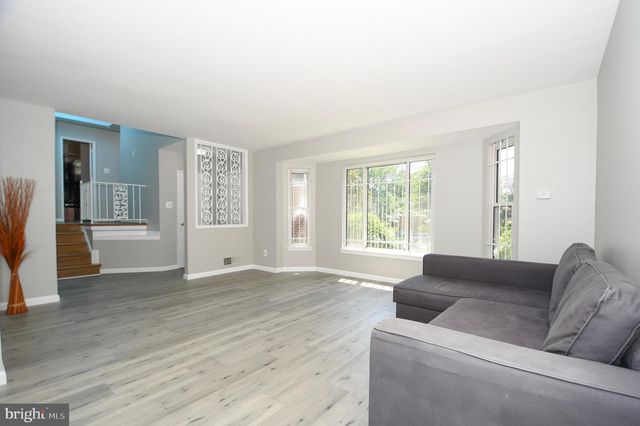 2016 CASCADE RD, Silver Spring, MD 20902