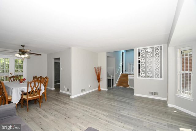 2016 CASCADE RD, Silver Spring, MD 20902