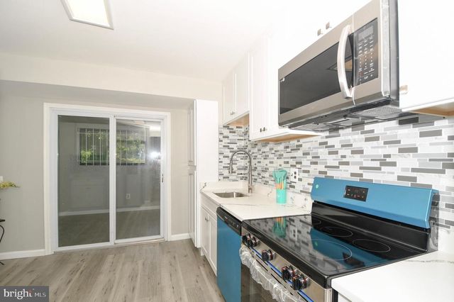 2016 CASCADE RD, Silver Spring, MD 20902