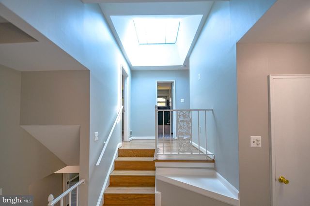 2016 CASCADE RD, Silver Spring, MD 20902