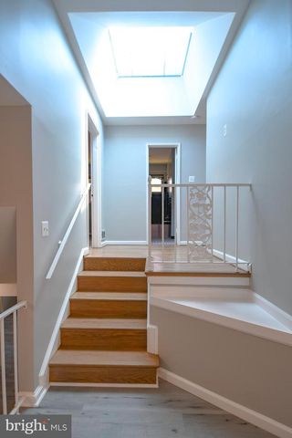 2016 CASCADE RD, Silver Spring, MD 20902