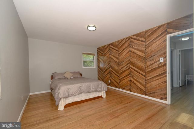 2016 CASCADE RD, Silver Spring, MD 20902