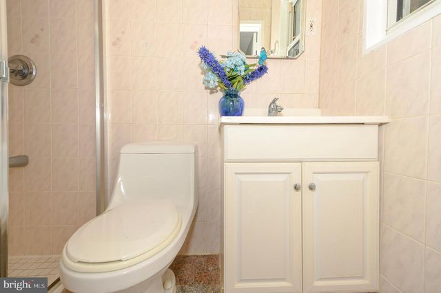 2016 CASCADE RD, Silver Spring, MD 20902