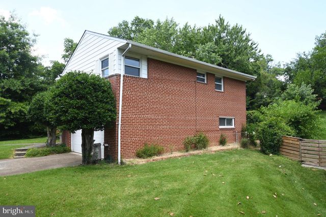 2016 CASCADE RD, Silver Spring, MD 20902