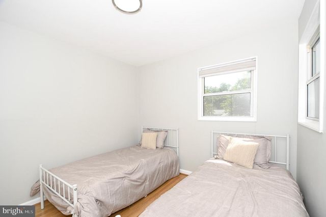 2016 CASCADE RD, Silver Spring, MD 20902