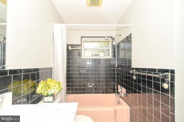 2016 CASCADE RD, Silver Spring, MD 20902