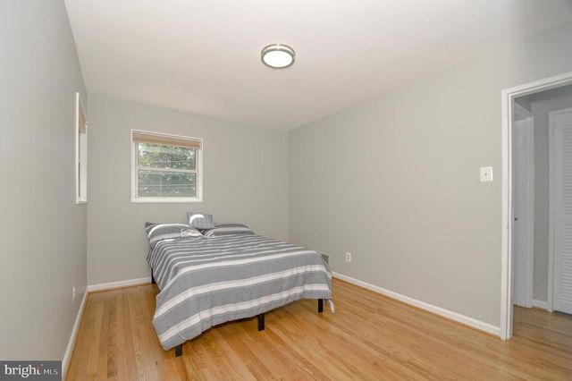 2016 CASCADE RD, Silver Spring, MD 20902