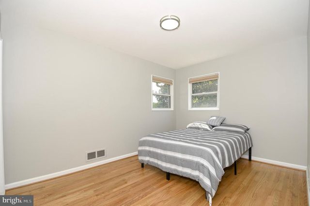 2016 CASCADE RD, Silver Spring, MD 20902