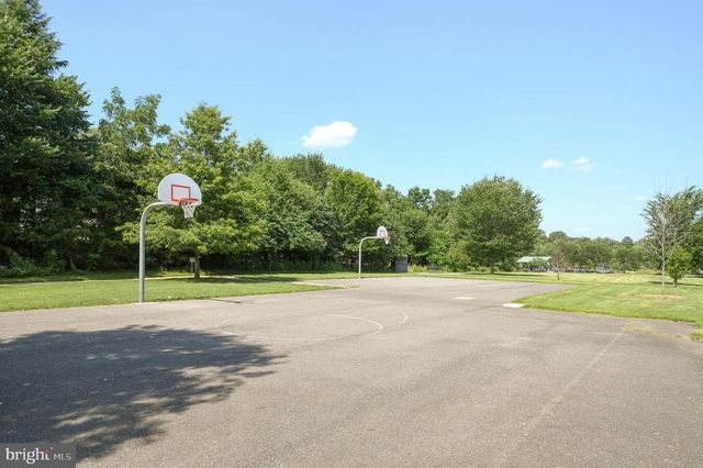 2016 CASCADE RD, Silver Spring, MD 20902