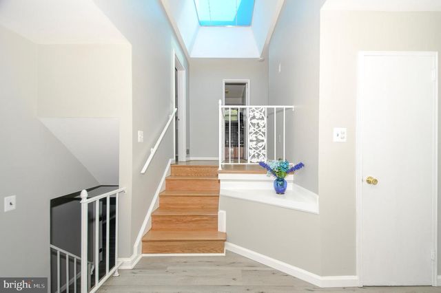 2016 CASCADE RD, Silver Spring, MD 20902