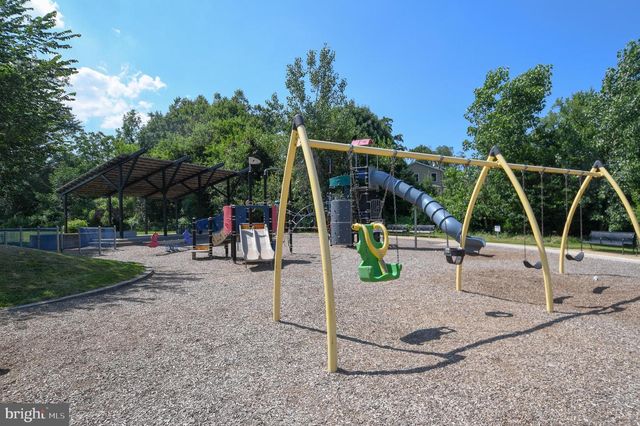 2016 CASCADE RD, Silver Spring, MD 20902